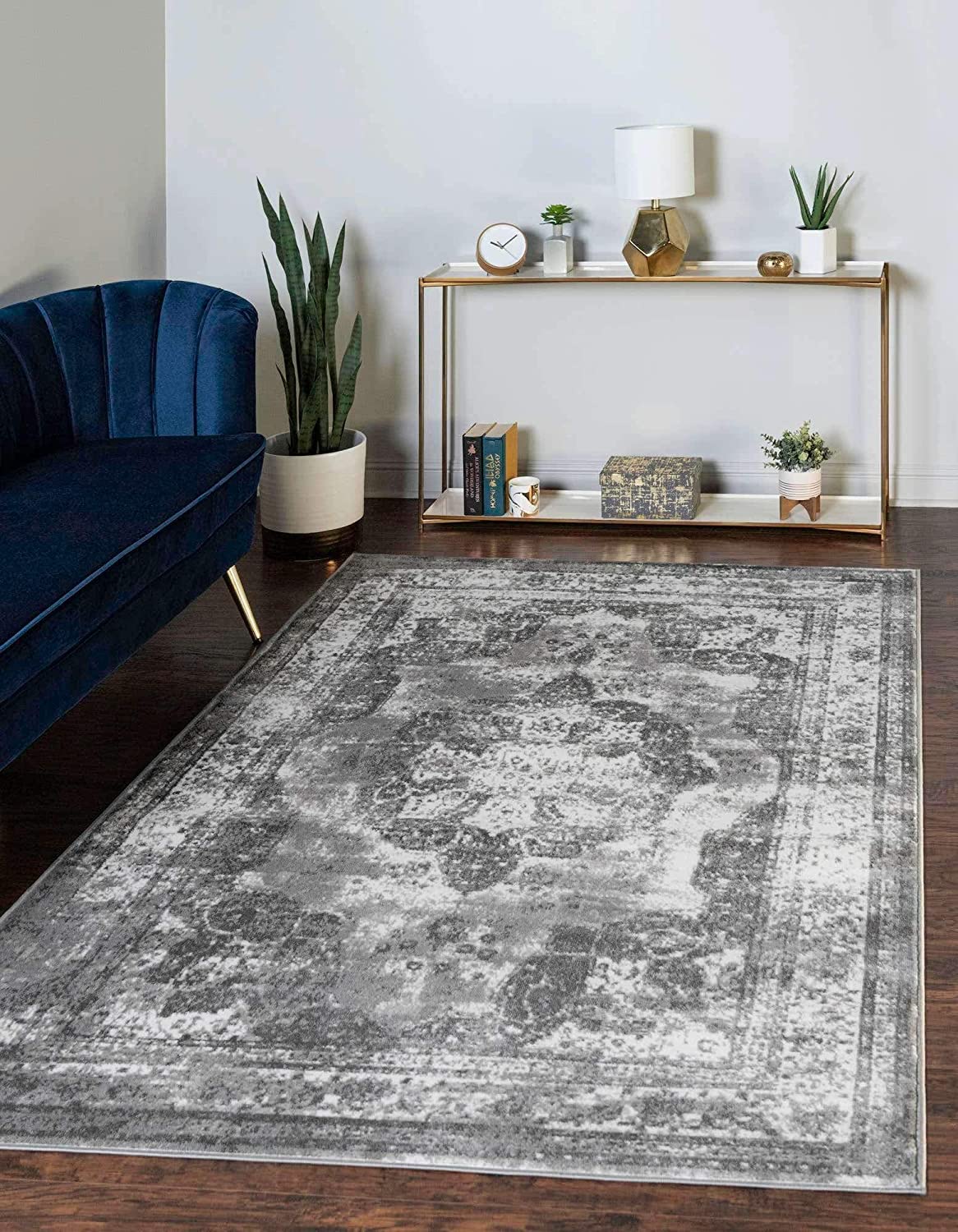 Why Vintage Rug Is Still Evergreen For Even Modern House Interiors?
