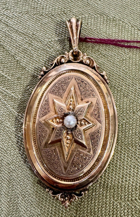10K Victorian Star Pearl Locket