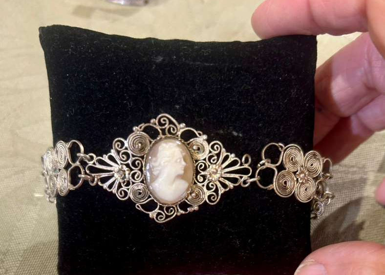 S.S. Cameo, Blue Stone, Filli Bracelet