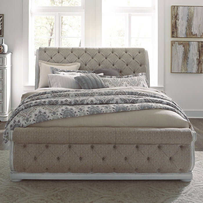 Magnolia Manor  Upholstered Sleigh Bedroom Set