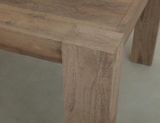 Luma, Table