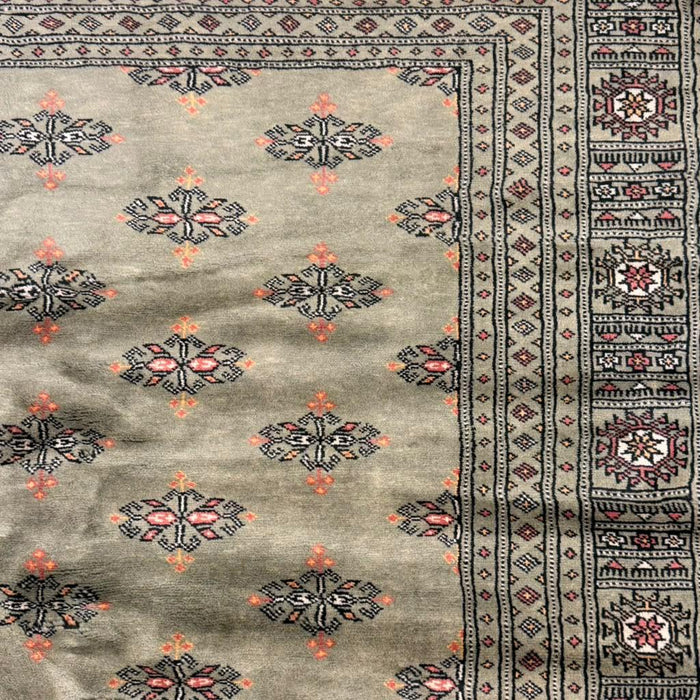 Hand-Knotted Pakistani Bokhara Rug – 100% Wool, 6' 6" x 9' 6"