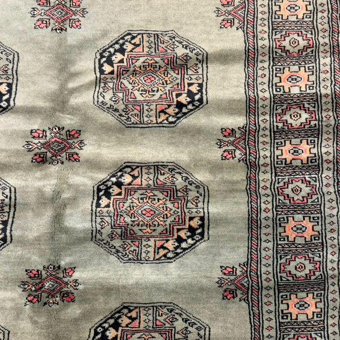 Hand-Knotted Pakistani Bokhara Rug – 100% Wool, 4' 6" x 6' 6"