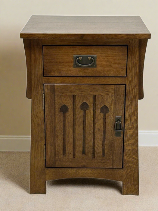 Mission Style Solid Quarter Sawn Oak Keyhole Nightstand