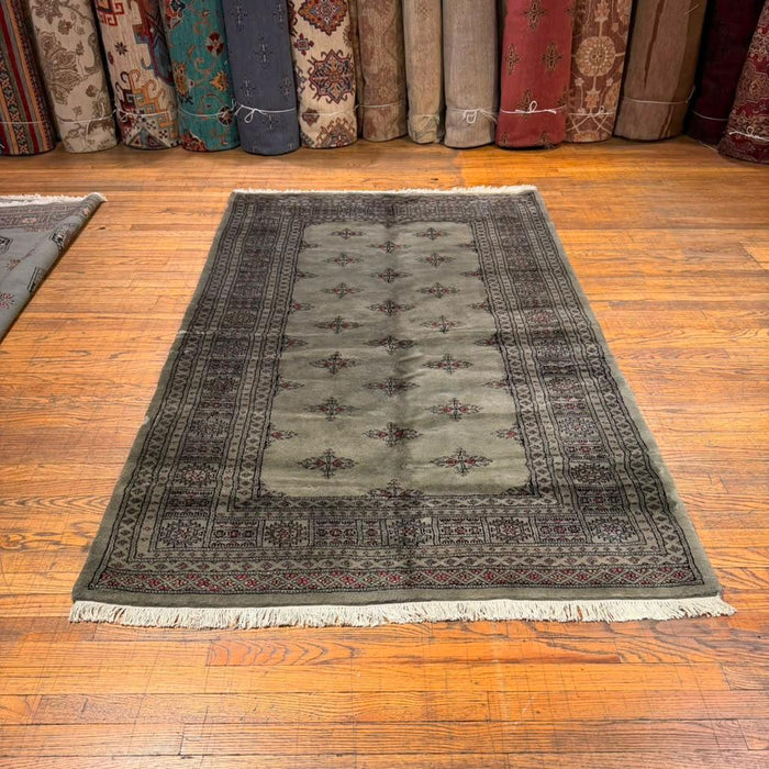 Hand-Knotted Pakistani Bokhara Rug – 100% Wool, 4' 6" x 6' 6"