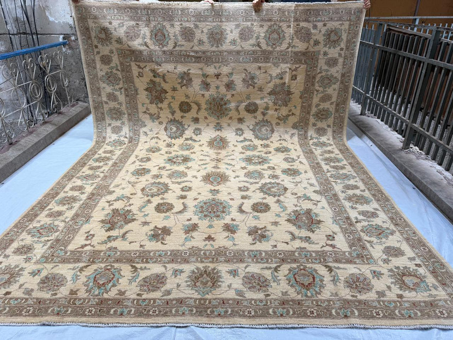 Hand-Knotted Vegetable Dye Sultanabad Rug from Pakistan, 9' 2" x 12'