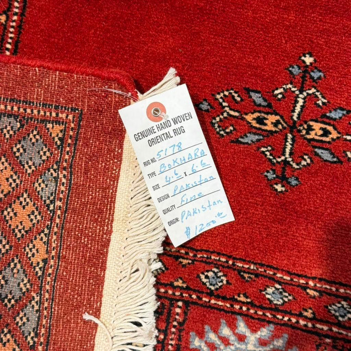 Hand-Knotted Pakistani Bokhara Rug – 100% Wool, 4'6 x 6'6