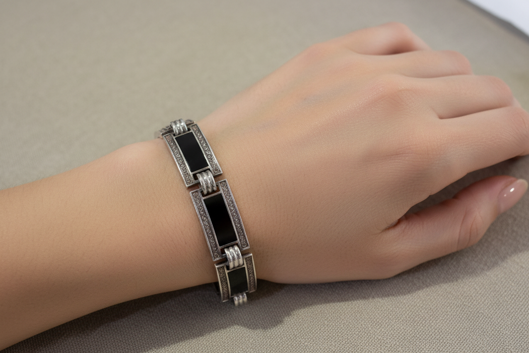 S.S. Deco Bracelet w/ Onyx