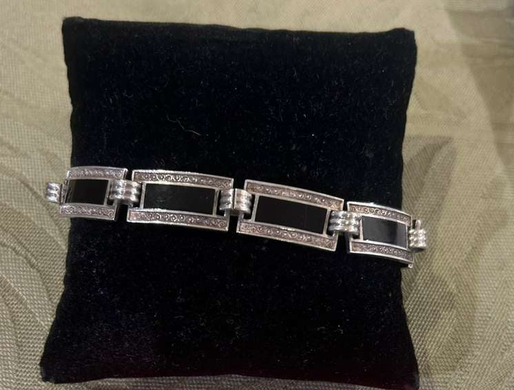 S.S. Deco Bracelet w/ Onyx