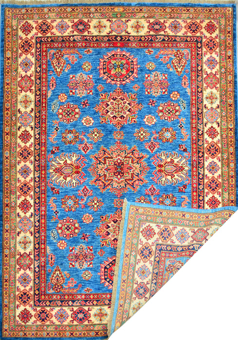 Kazak 100% wool Oriental Rug, size 5' x 6' 10"