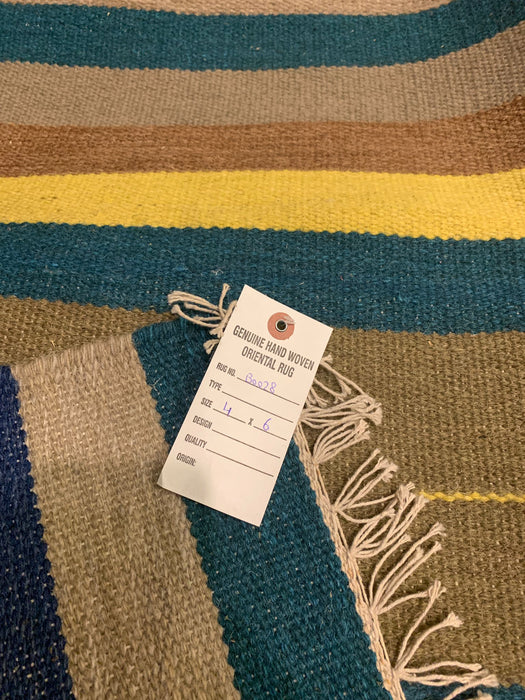 Handwoven Indian Kilim Rug – Geometric Navajo Design, size 4' x 6'