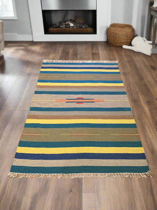 Handwoven Indian Kilim Rug – Geometric Navajo Design, size 4' x 6'