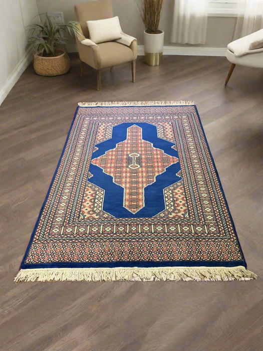 Hand-Knotted Pakistani Wool Rug, Tribal/Floral Design, size 4' 1" x 6' 1"