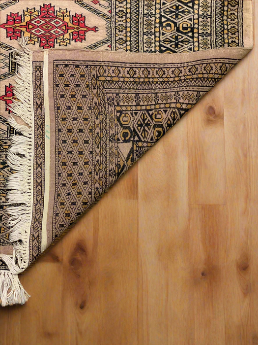 Hand-Knotted Pakistani Bokhara Rug – 100% Wool, size 4' 2" x 6"