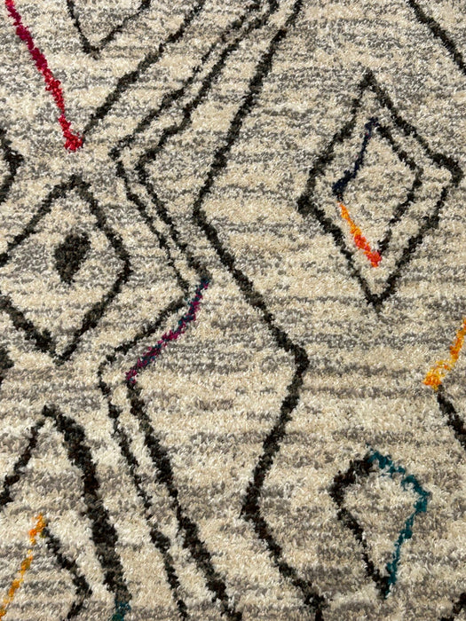 Persian-Inspired. Modern Defined. Turkish Made Rug, size 5' 2" x 7' 5"