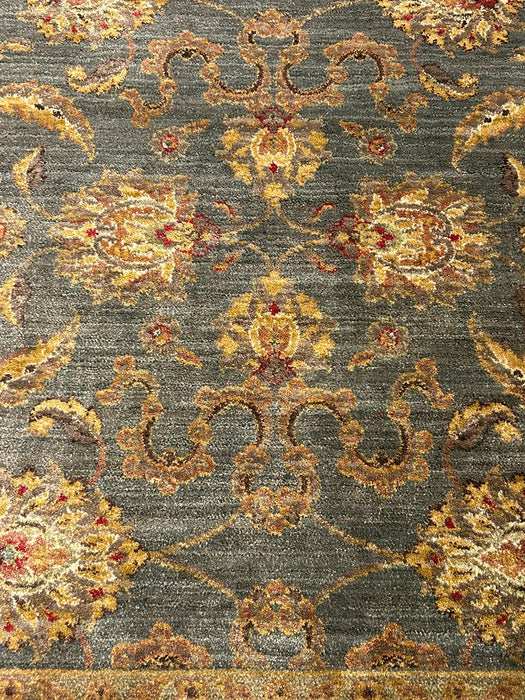 Persian-Inspired. Modern Defined. Turkish Made Rug, size 5' 3" x 7' 6"