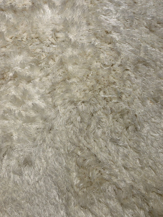 Persian-Inspired. Modern Defined. Turkish Made Rug, size 5' 2" x 7' 2"