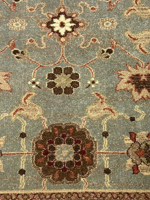 Persian-Inspired. Modern Defined. Turkish Made Rug, size 5' 3" x 7' 6"