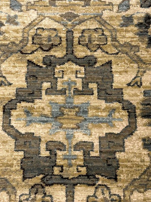 Persian-Inspired. Modern Defined. Turkish Made Rug, size  5' 4" x 7' 4"
