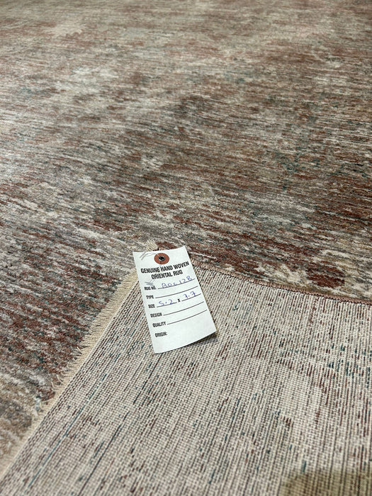 Persian-Inspired. Modern Defined. Turkish Made Rug, size 5' 2" x 7' 7"