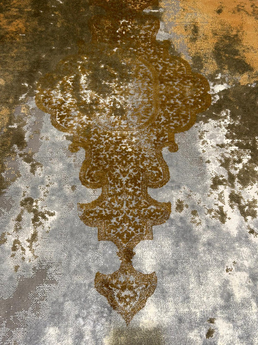 Persian-Inspired. Modern Defined. Turkish Made Rug, size 5' 1" x 7' 7"