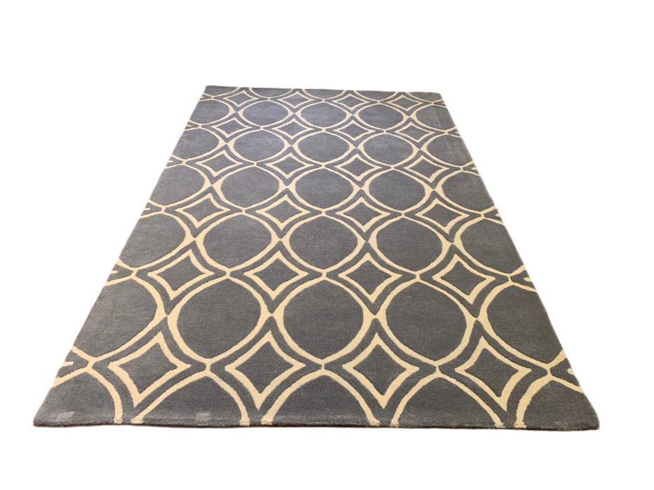 Persian-Inspired. Modern Defined. Turkish Made Rug, size 5" x 7' 6"