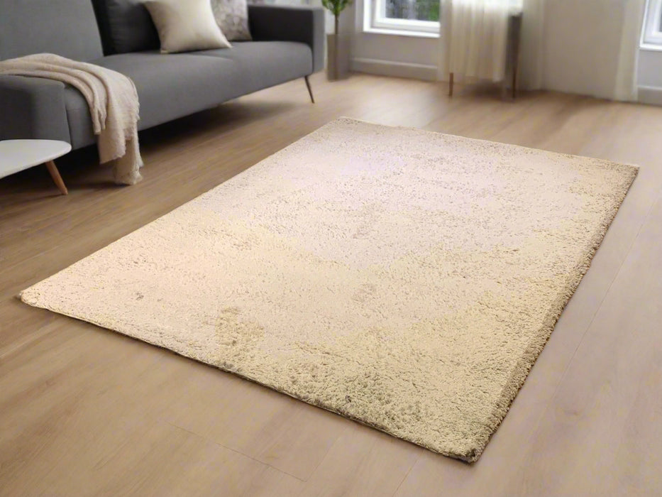 Persian-Inspired. Modern Defined. Turkish Made Rug, size 5' 4" x 7' 7"