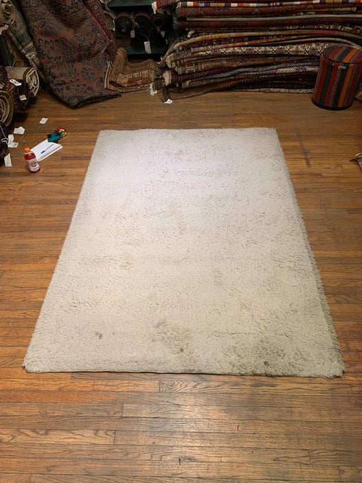 Persian-Inspired. Modern Defined. Turkish Made Rug, size 5' 4" x 7' 7"