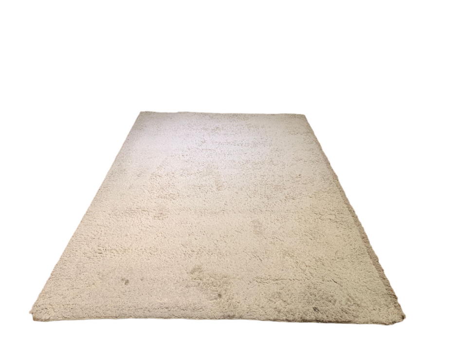 Persian-Inspired. Modern Defined. Turkish Made Rug, size 5' 4" x 7' 7"