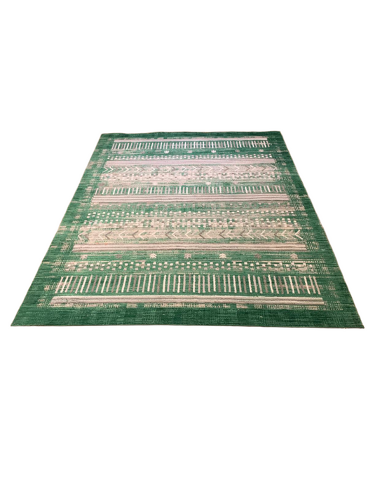 Persian-Inspired. Modern Defined. Turkish Made Rug, size 5' 5" x 7' 5"