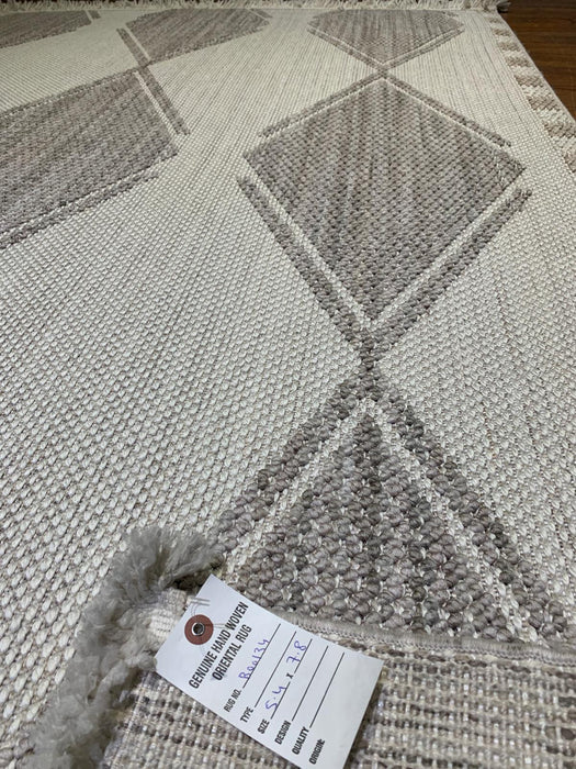 Persian-Inspired. Modern Defined. Turkish Made Rug, size 5' 4" x 7' 8"