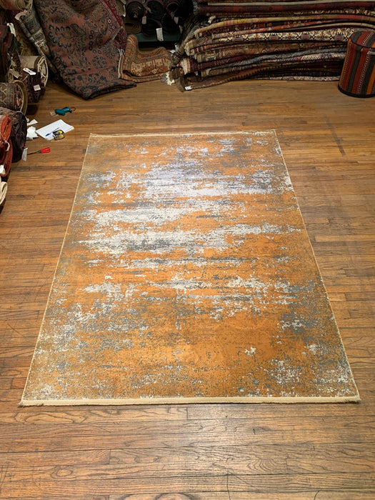 Persian-Inspired. Modern Defined. Turkish Made Rug, size 5' 2" x 7' 7"