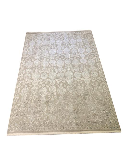 Persian-Inspired. Modern Defined. Turkish Made Rug, size 5' 1" x 7' 7"
