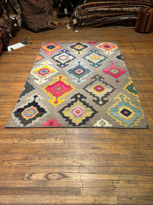 Persian-Inspired. Modern Defined. Turkish Made Rug, size  5' 2" x 7' 7"