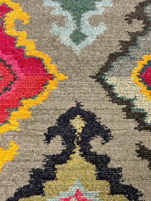 Persian-Inspired. Modern Defined. Turkish Made Rug, size  5' 2" x 7' 7"