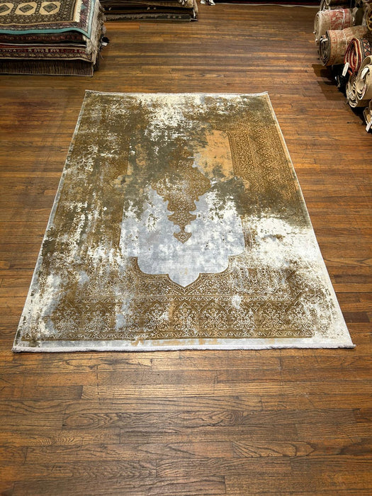 Persian-Inspired. Modern Defined. Turkish Made Rug, size 5' 1" x 7' 7"