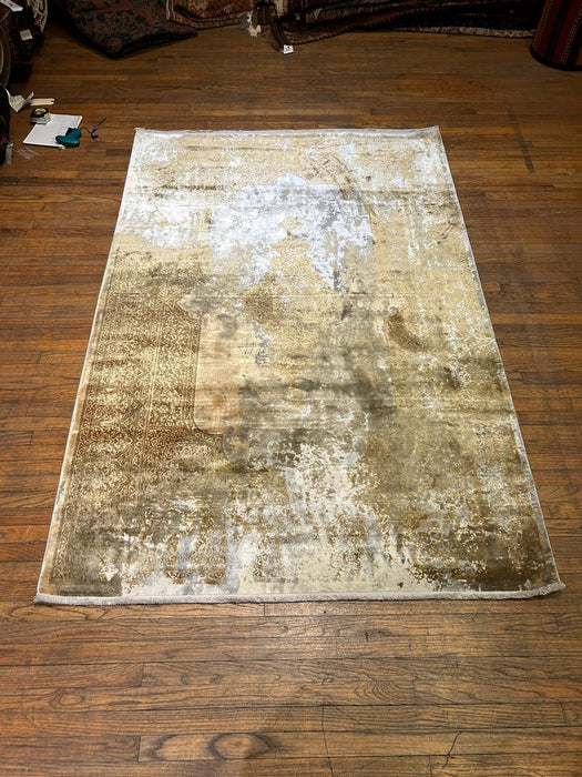 Persian-Inspired. Modern Defined. Turkish Made Rug, size 5' 1" x 7' 7"