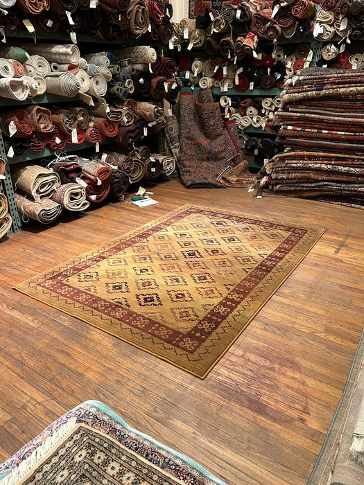 Persian-Inspired. Modern Defined. Turkish Made Rug, size 5' 2" x 7' 7"