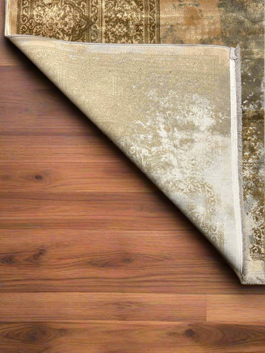 Persian-Inspired. Modern Defined. Turkish Made Rug, size 5' 1" x 7' 7"