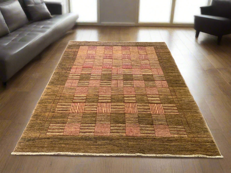 Hand-Knotted Sultanabad Vegetable-Dyed Wool Rug, 5' 2" x 6' 10"