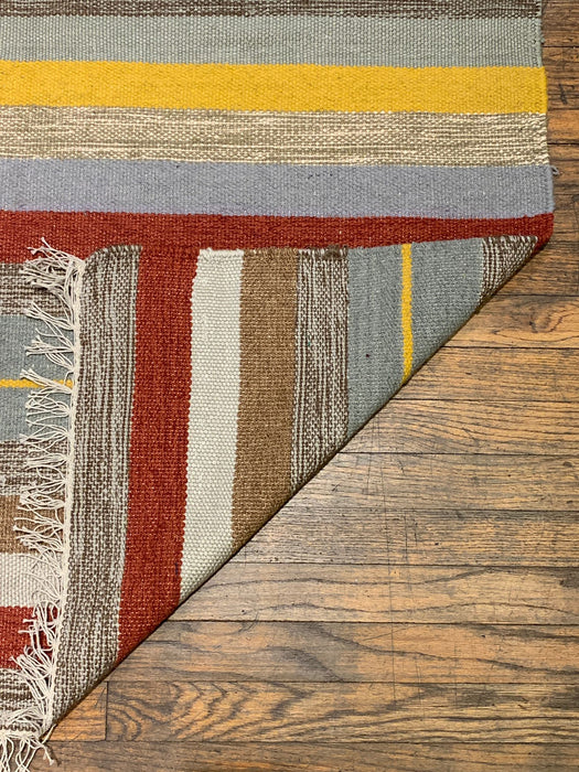 Handwoven Indian Kilim Rug – Geometric Navajo Design, size 4" x 6"