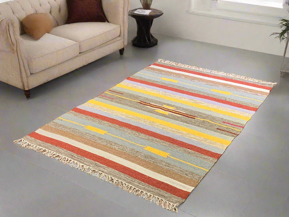 Handwoven Indian Kilim Rug – Geometric Navajo Design, size 4" x 6"