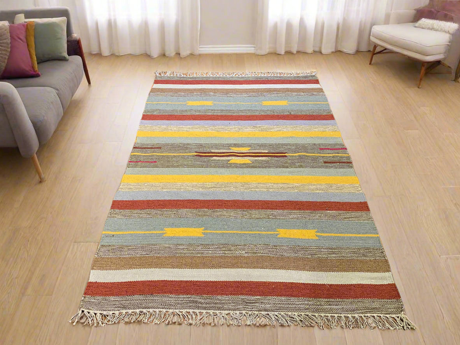 Handwoven Indian Kilim Rug – Geometric Navajo Design, size 4" x 6"