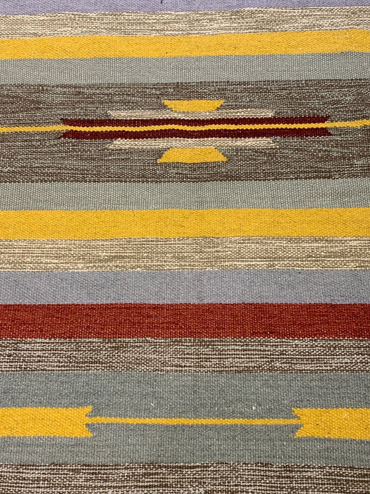 Handwoven Indian Kilim Rug – Geometric Navajo Design, size 4" x 6"