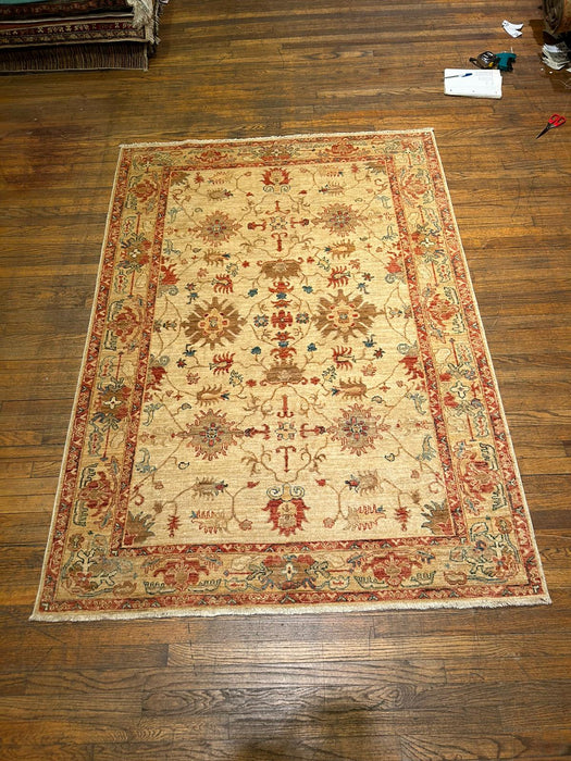 Hand-Knotted Sultanabad Vegetable-Dyed Wool Rug, 4' 10" x 6' 10"