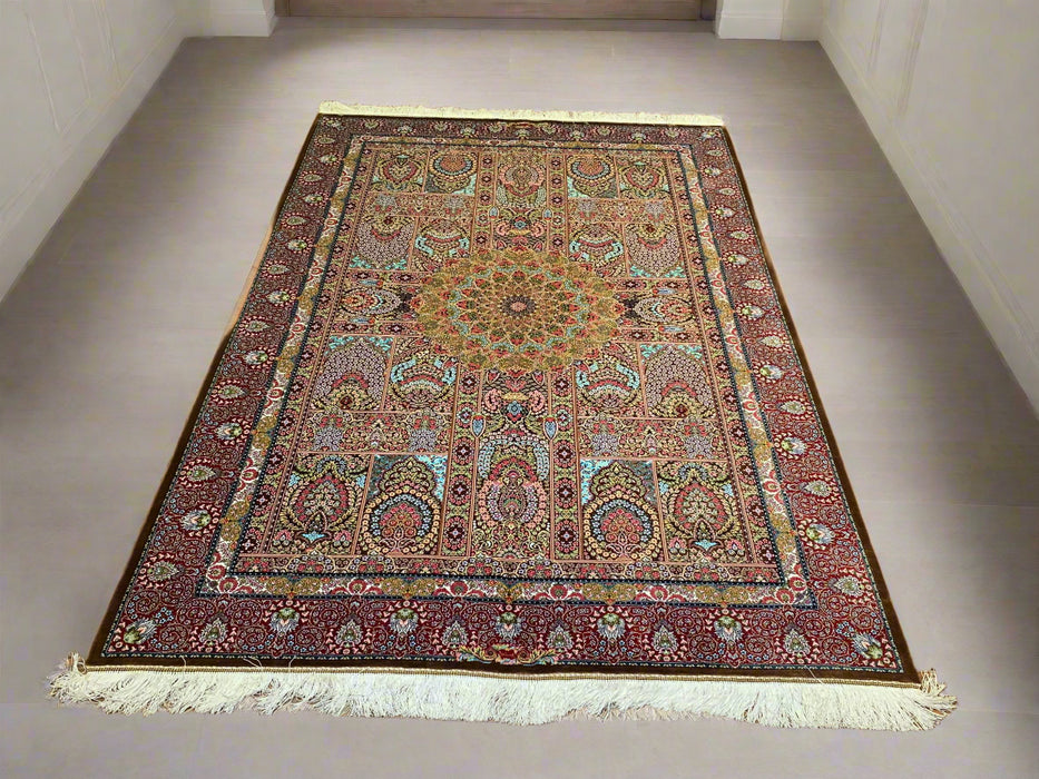 Exquisite 100% Silk Persian Design Rug – Elegant and Luxurious, size 4' 4" x 6' 7"