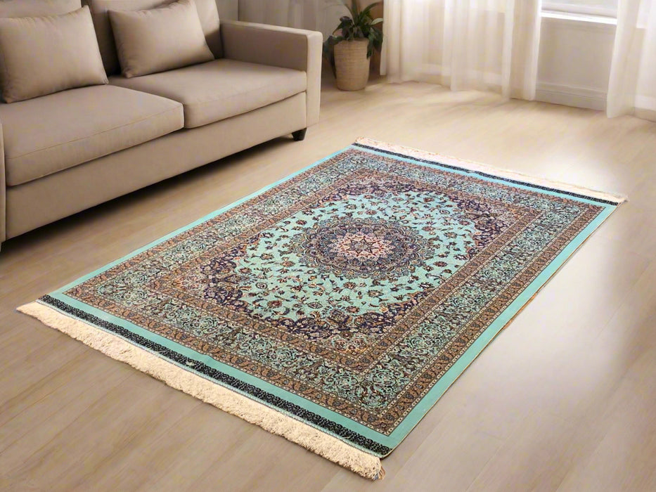 Exquisite 100% Silk Persian Design Rug – Elegant and Luxurious, size 4' 4" x 6' 4"