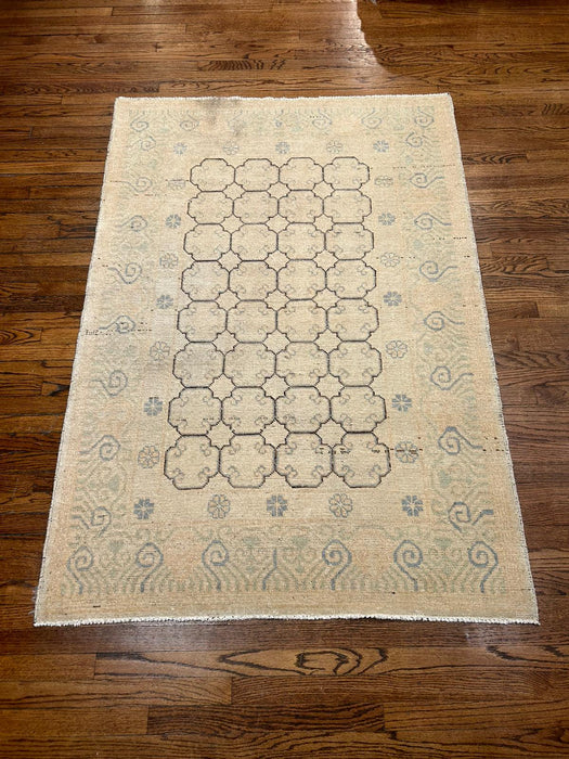 Khotan Pomegranate design Oriental Rug, size 4' x 6'