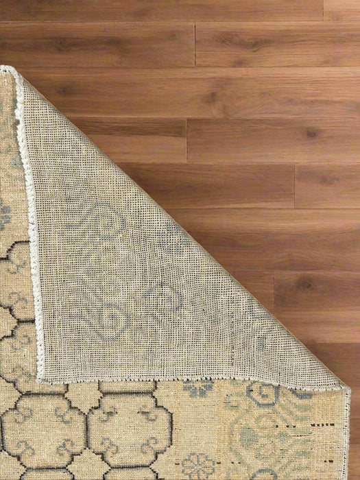 Khotan Pomegranate design Oriental Rug, size 4' x 6'