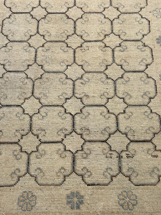 Khotan Pomegranate design Oriental Rug, size 4' x 6'